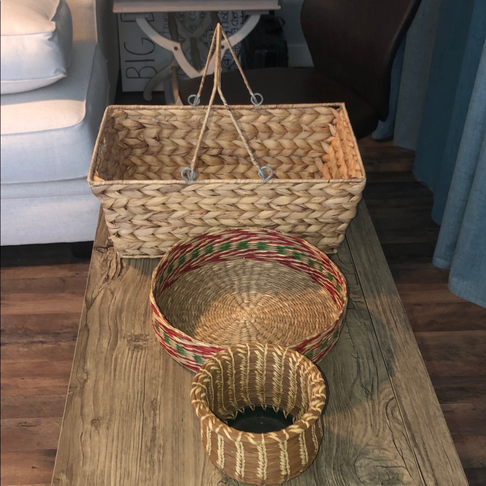 BUNDLE OF THREE WICKER BASKETS